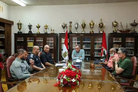  أسطورة تركيا ينافس كيروش.. الخطيب يشارك في اجتماع حسم مدرب الأهلي الجديد